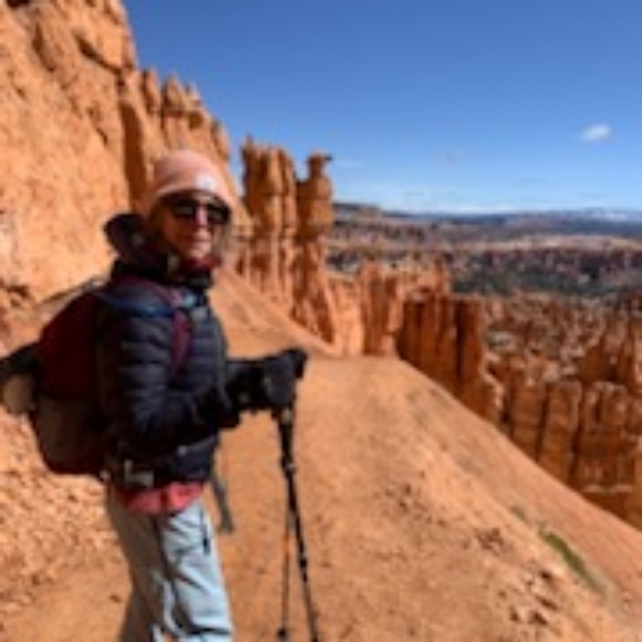 Meet your Posher, Donna - Picture 2 of 2